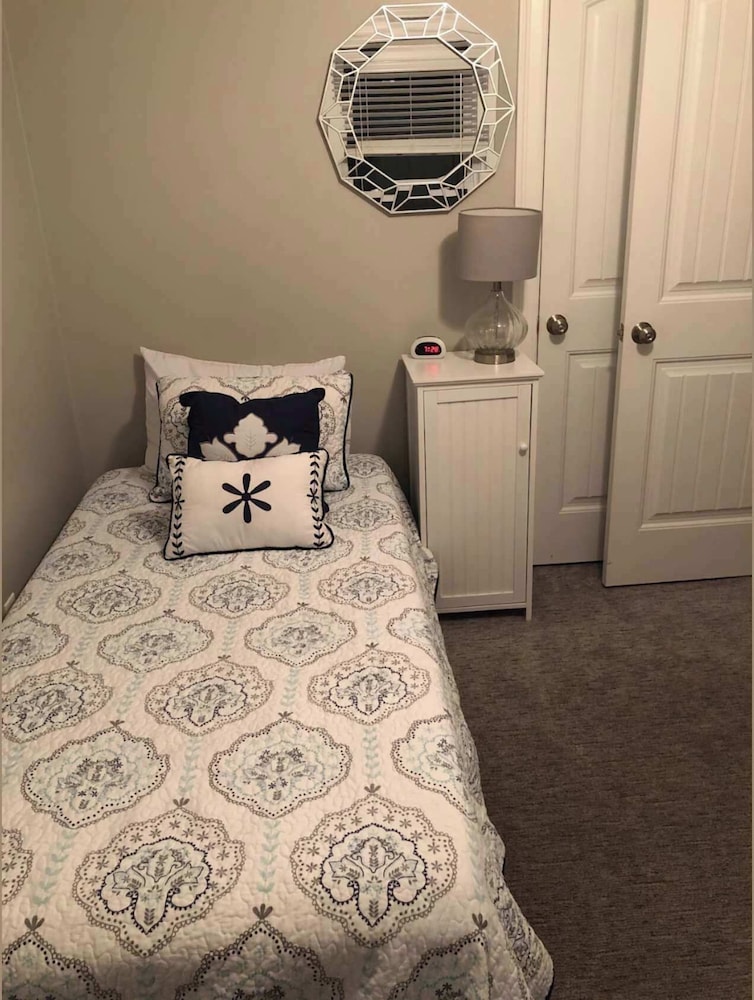 Tranquil Tides Home for 8!