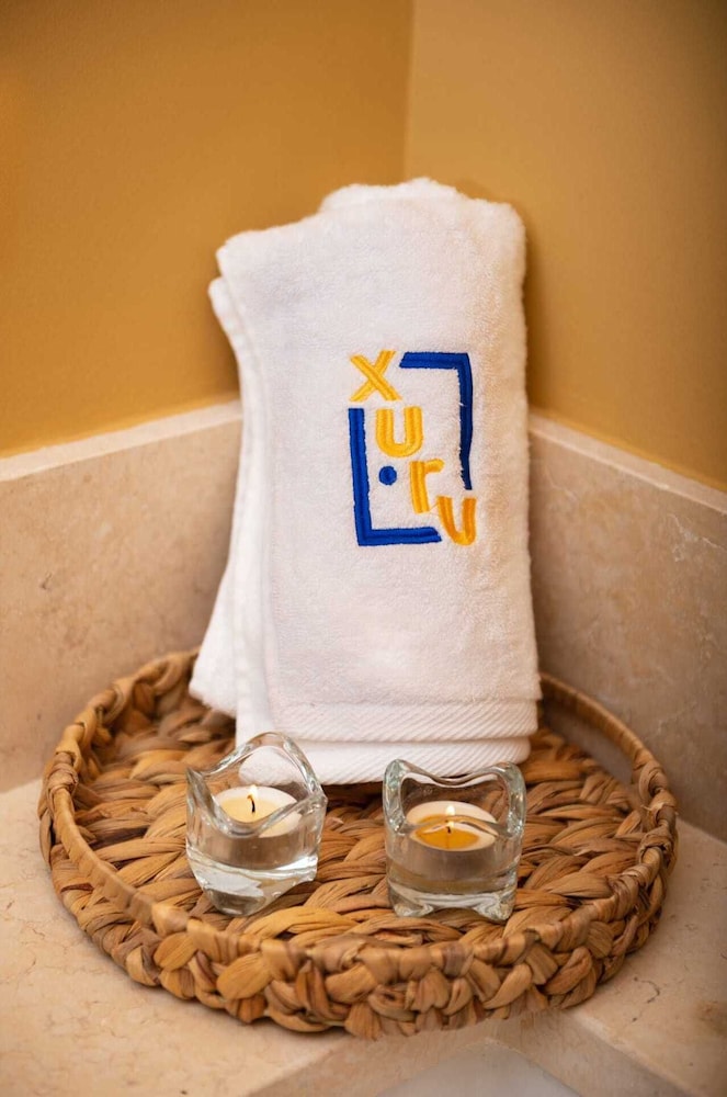 Xuru Stays I Exotic 1bdr w/ Outdoor Terrace Pool & Beach Access