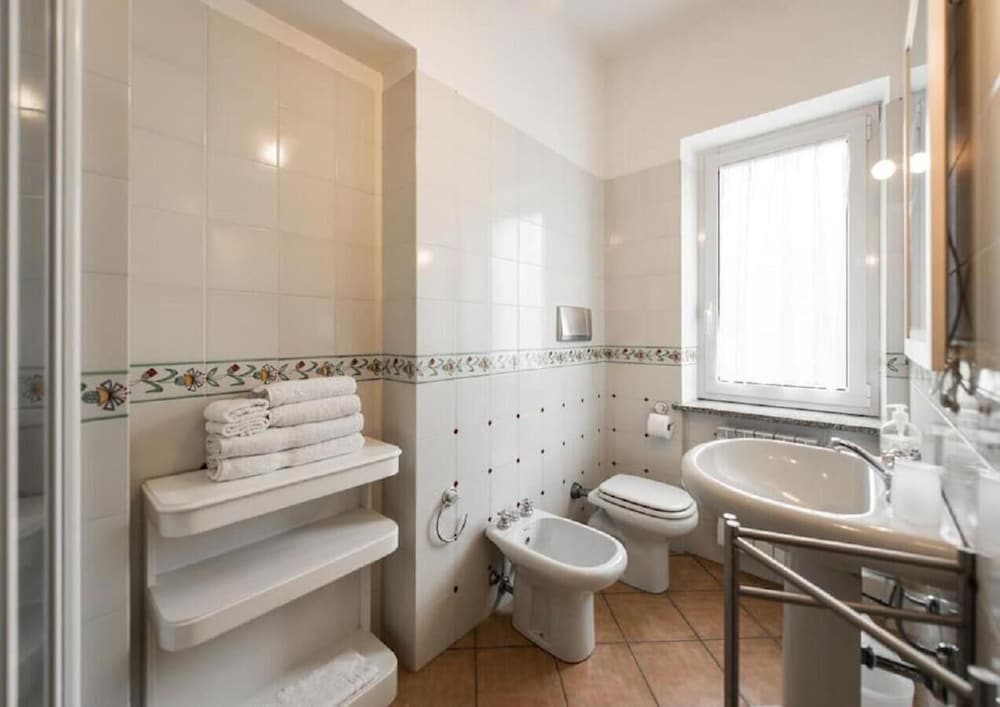 Fabiola Bed & Breakfast en Marino — bathroom