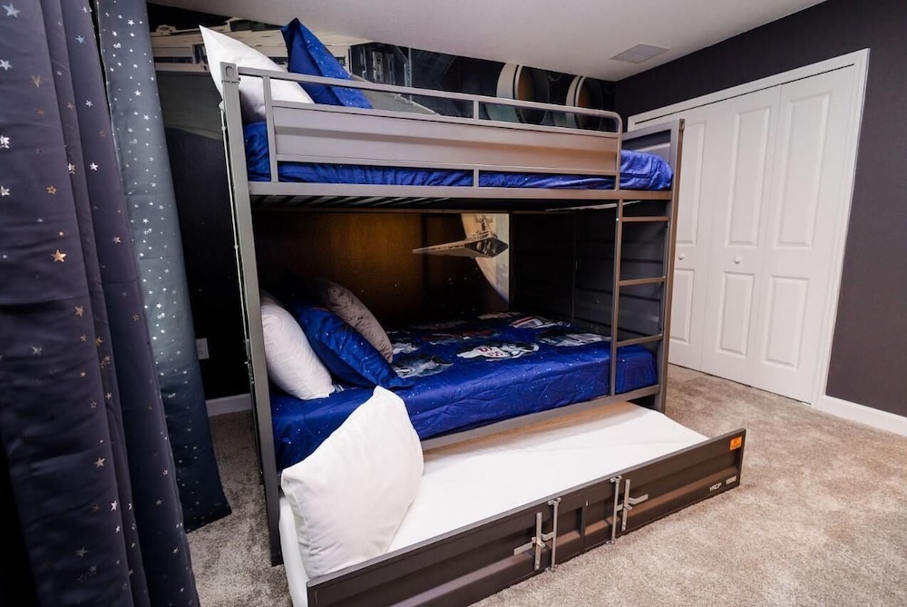 2489 RT - Ultimate Townhome Oasis With Pool