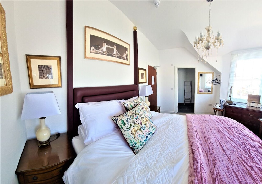 Ramsgate Vacations - White Stag Lodge - Property Image 32