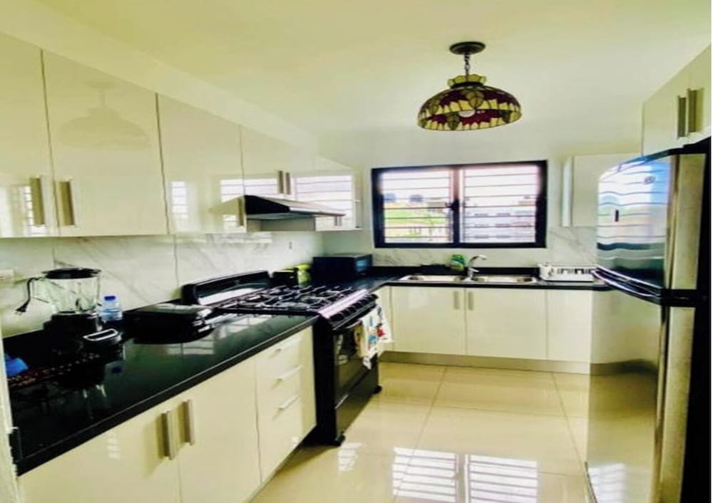 Hermoso Apartamento de Tres Habitaciones
