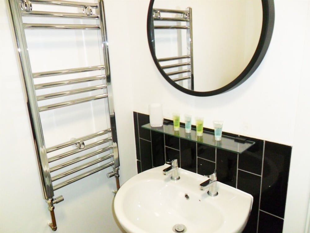 Ramsgate Vacations - White Stag Lodge - Property Image 3