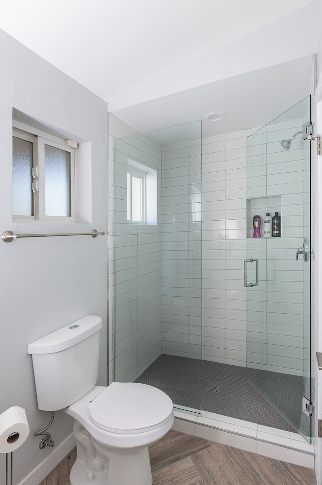 Sunhaven -pool Heat Available - Walk to Old Town