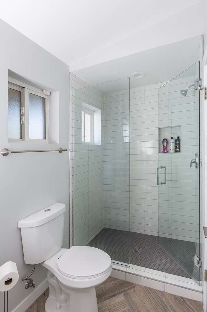 Sunhaven -pool Heat Available - Walk to Old Town
