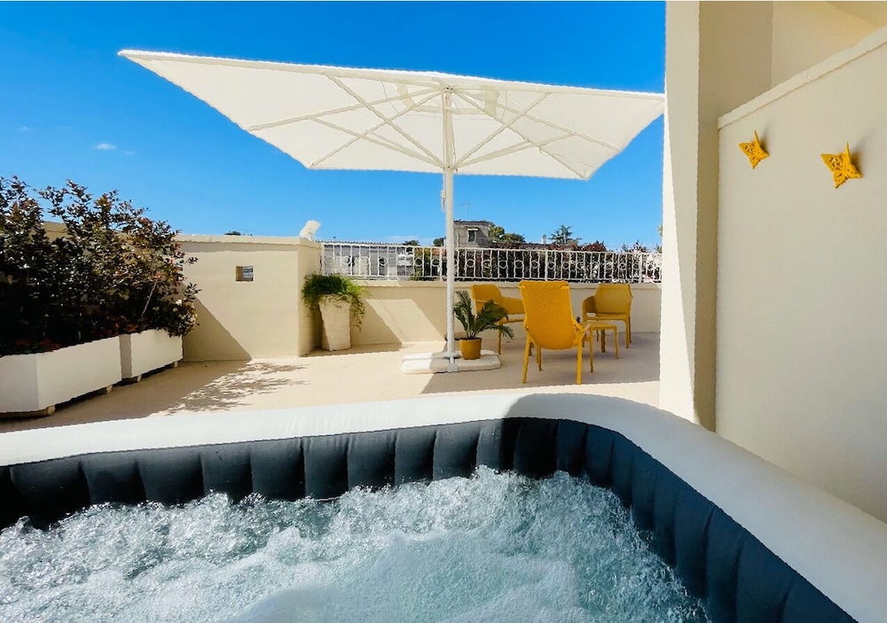 La Collina di Montegrappa - Suites with Heated Private Pool - Suites with Shared Pool