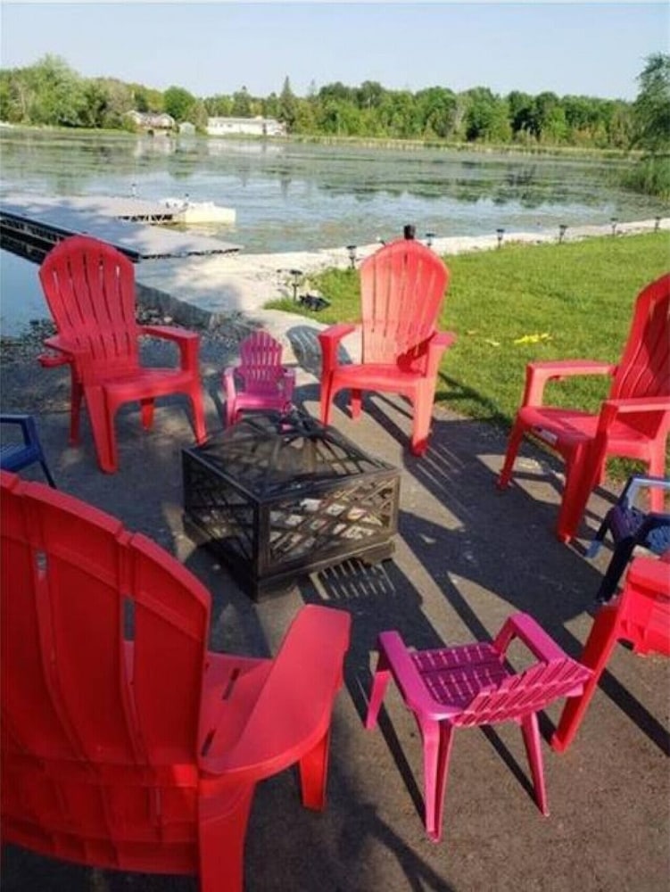 Chemong Lake Cottage w Private Boat Launch