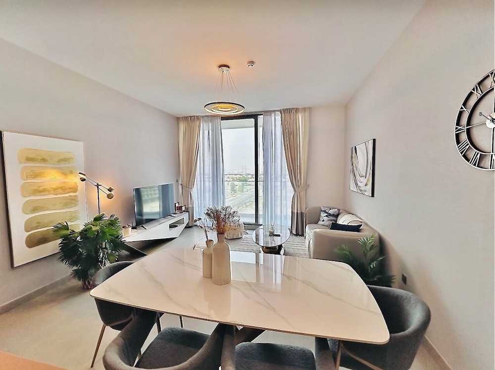 Venduras - Modern 1BR Apartment JVC