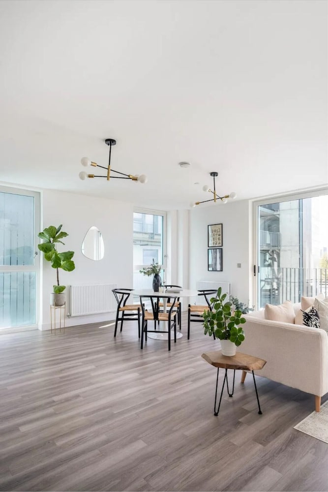 Stylish London Flat - Private Terrace - City View