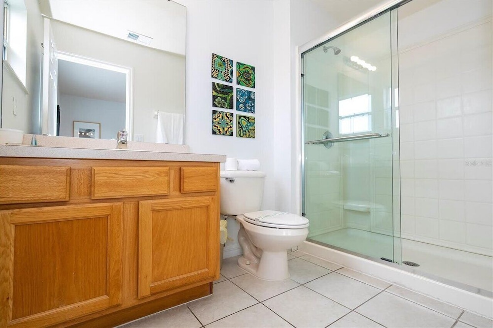 Bright 3B w Pool Close to Disney Encantada 8545