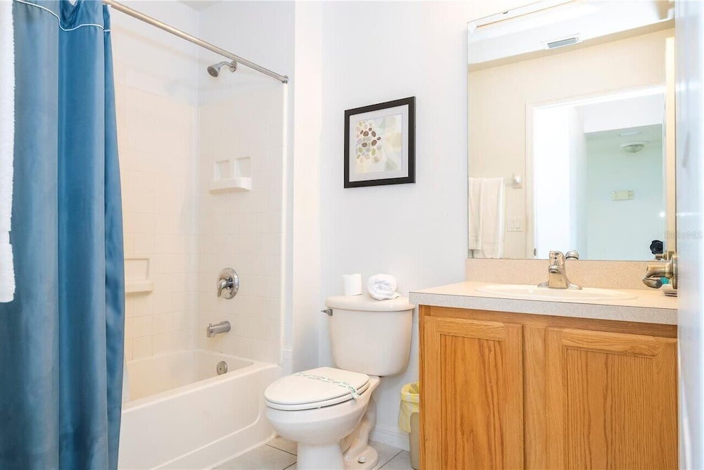Bright 3B w Pool Close to Disney Encantada 8545