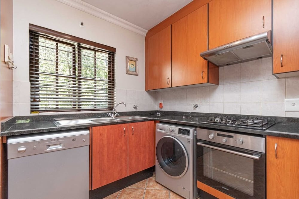 Peaceful Sandton Townhouse in Gated Community