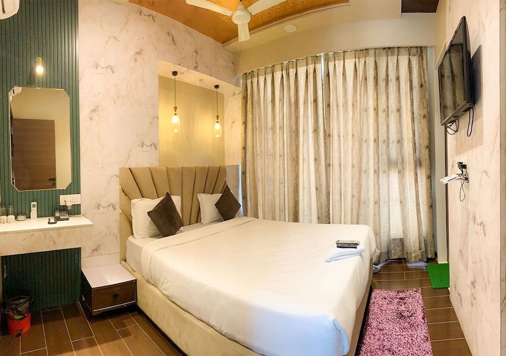 Hotel Grand Nidhivan view 4