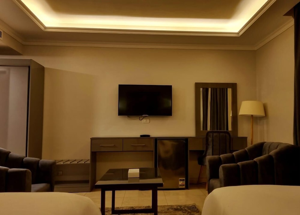 Grand Plaza Hotel