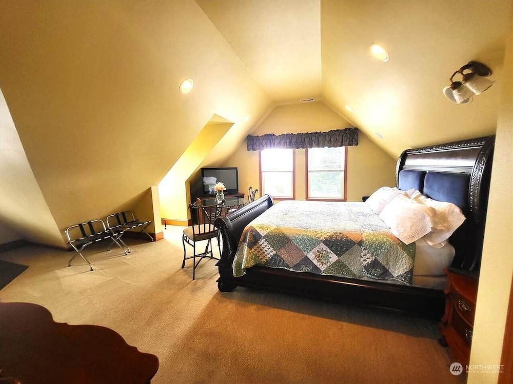 The Mansion Inn view 4