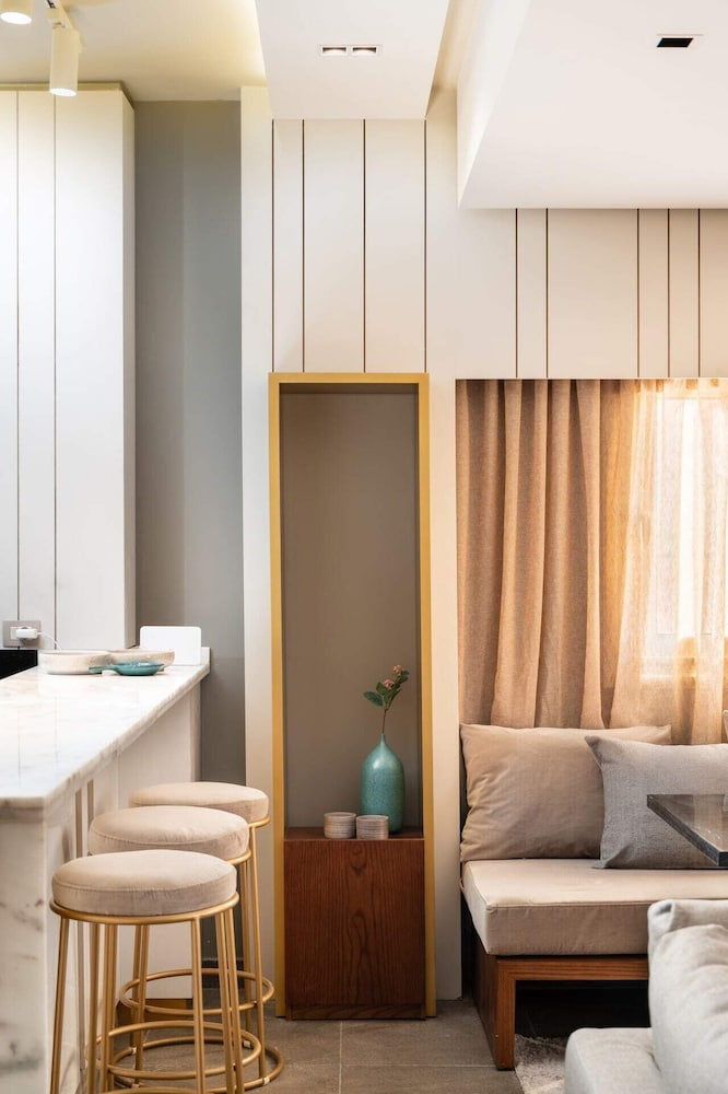 Xuru Stays I The Sleek & Ritzy 2 BDR 15 min From CAI Airpt