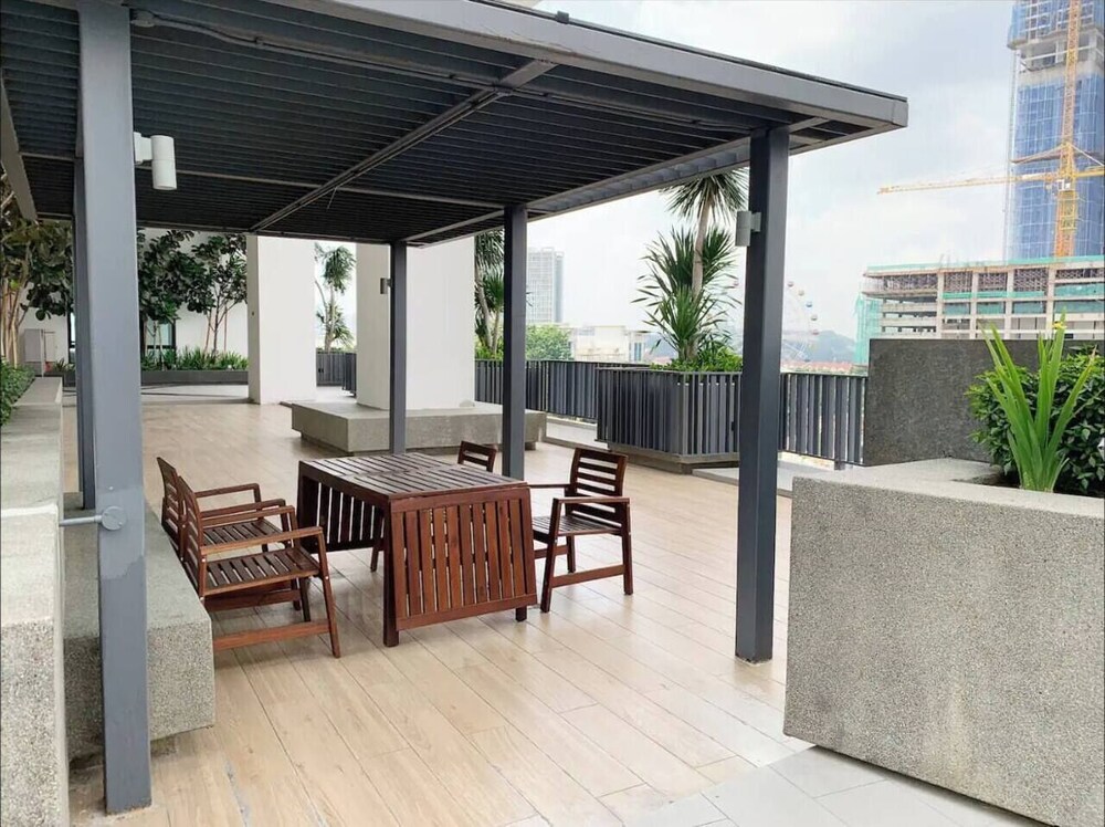 ICity Luxury Condo by Smarthome