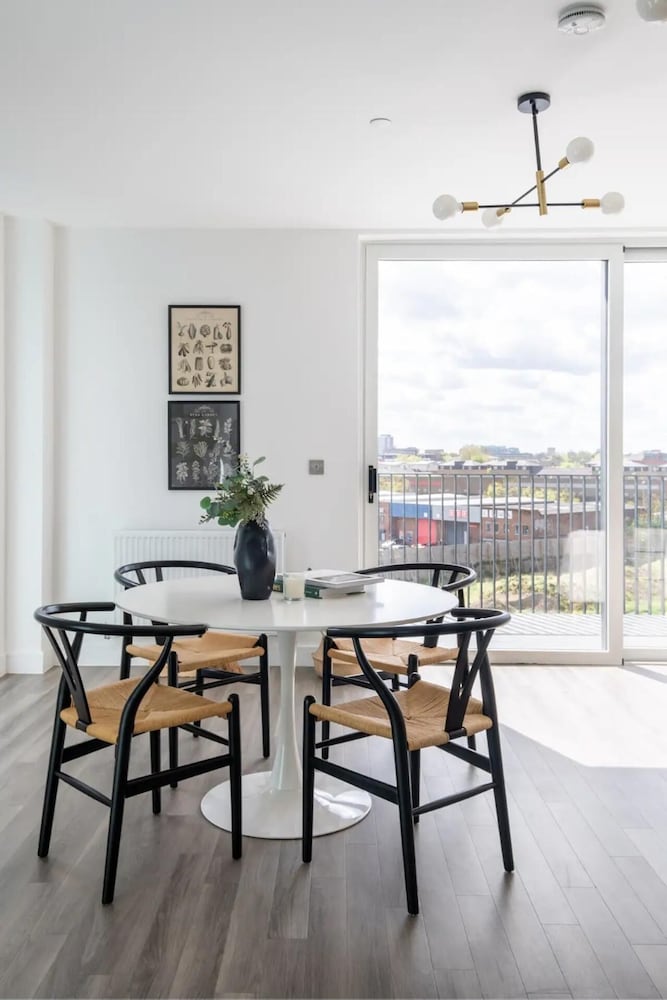 Stylish London Flat - Private Terrace - City View
