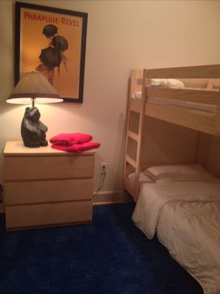Spectacular 4BR Mountain Home Sleeps 12