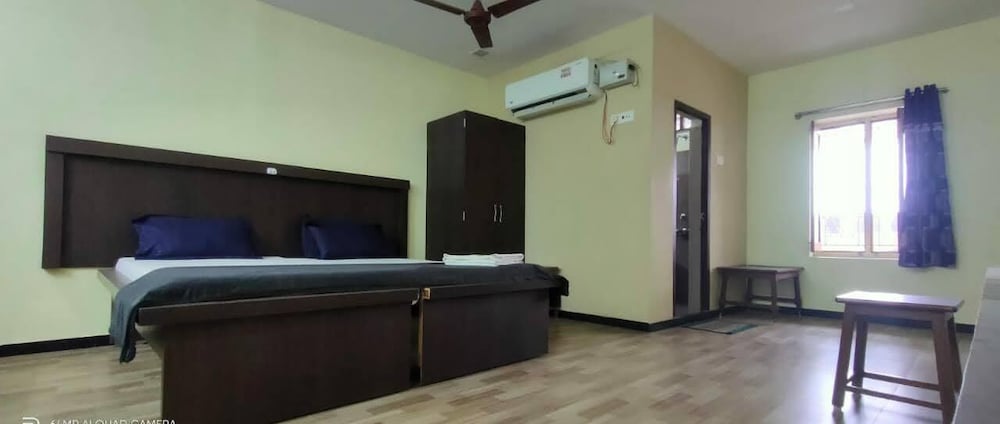 Sri sapthagiri lodge