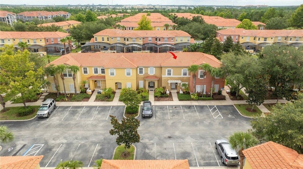 Bright 3B w Pool Close to Disney Encantada 8545