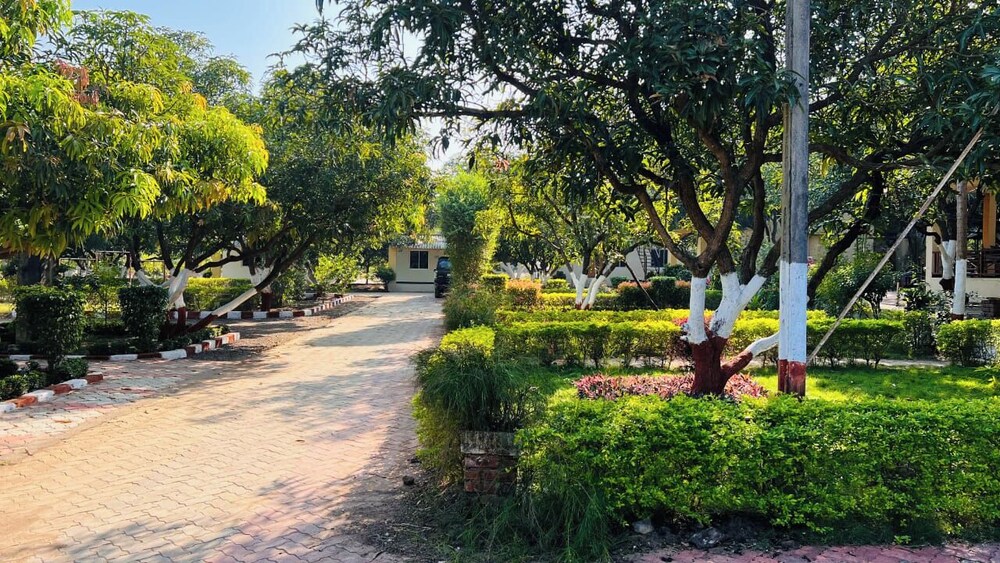 Pench Kulamama Safari Resort