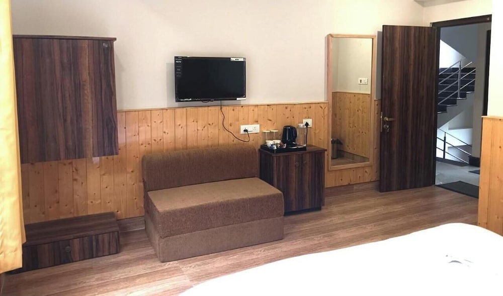 FLORET RESORT LACHUNG