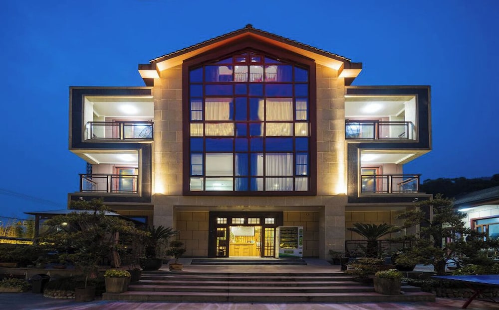 StarChain · Puyi Time · Family Vacation Villa (Wufeng Mountain Store in Anji)