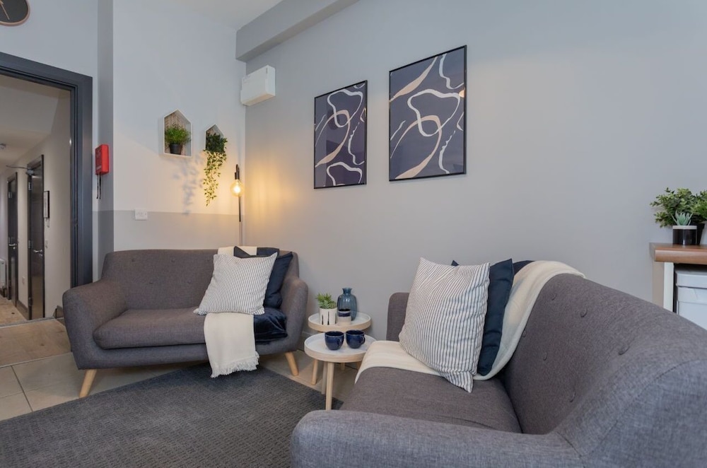 Central Belfast Apartments: 7 Camden Street