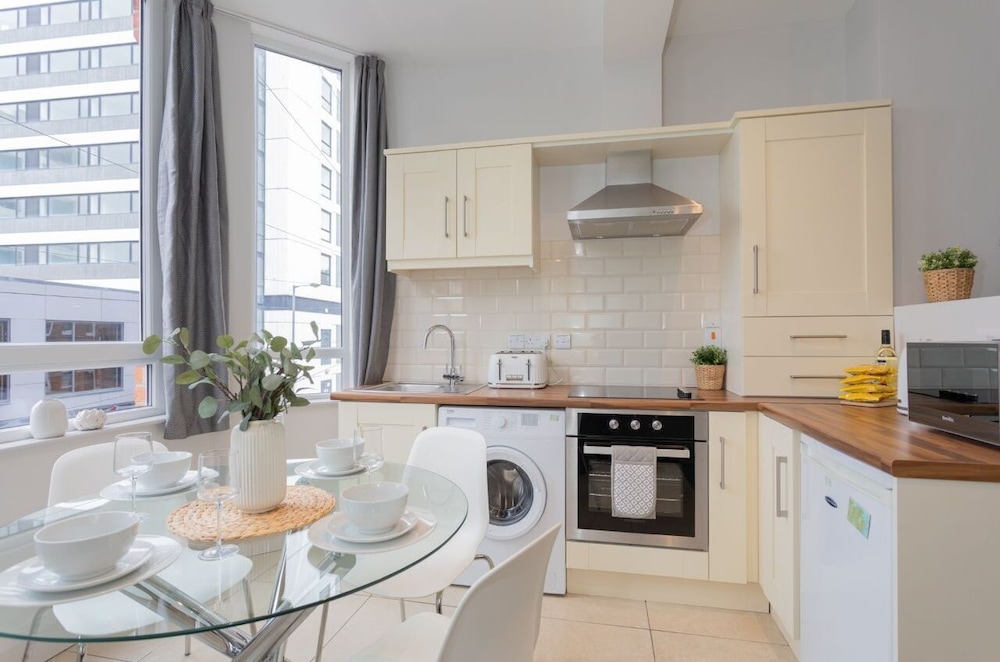 Central Belfast Apartments: 7 Camden Street