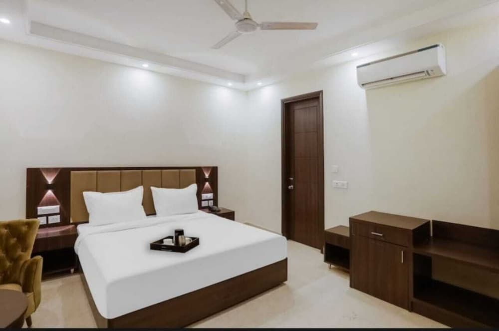 Akshay Hotel