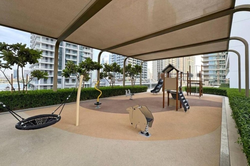 KeyRock - Grand Bleu Apt with Palm View