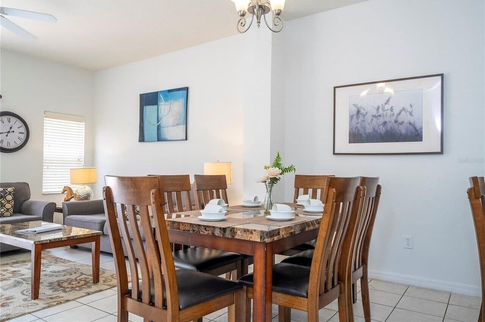 Bright 3B w Pool Close to Disney Encantada 8545