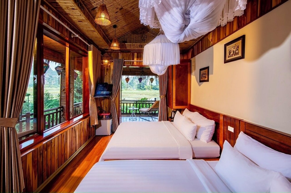 Mua Caves Ecolodge
