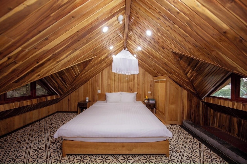 Mua Caves Ecolodge