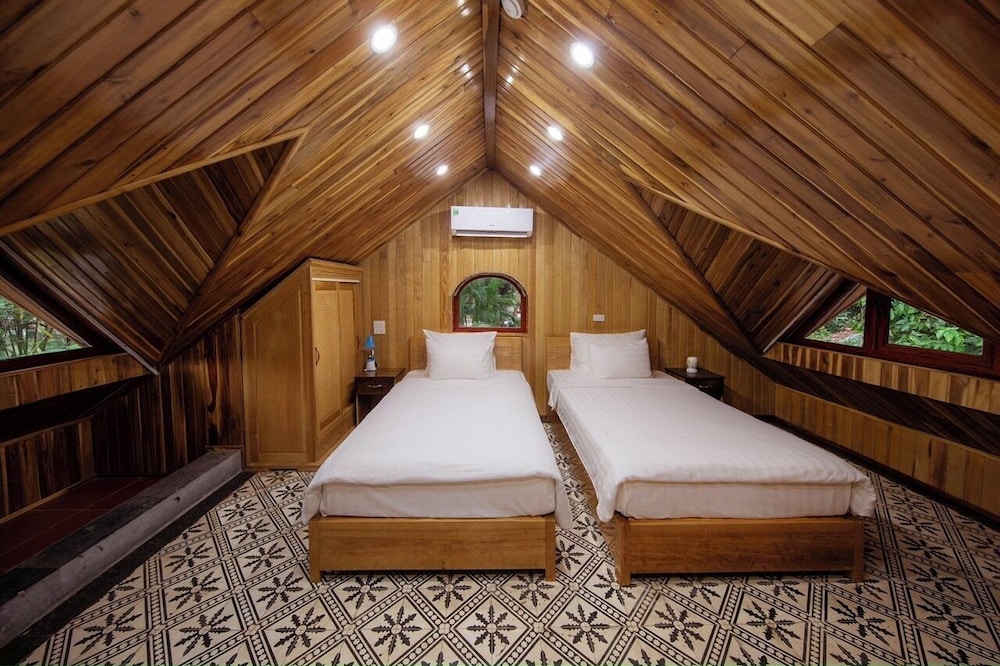 Mua Caves Ecolodge