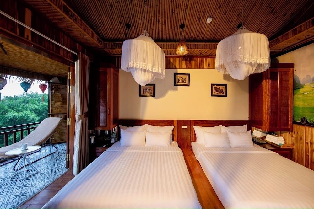 Mua Caves Ecolodge