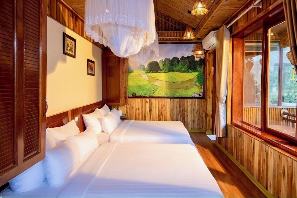 Mua Caves Ecolodge