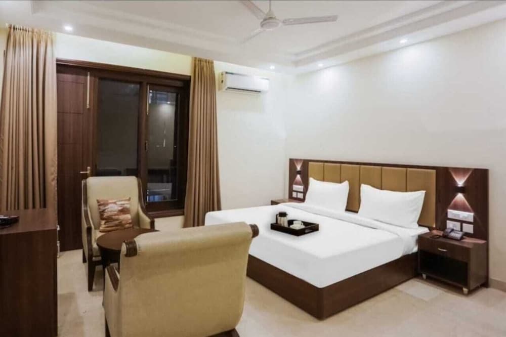 Akshay Hotel