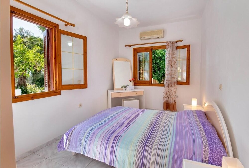 Olympia Paxos Apartment