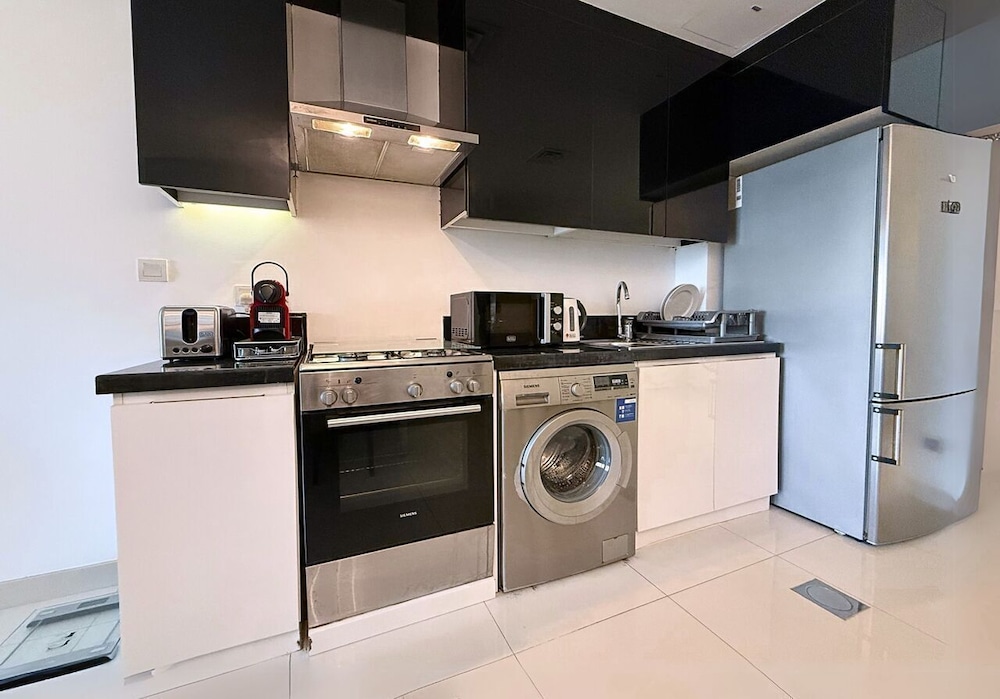 Capital Bay Comfort Studio city view