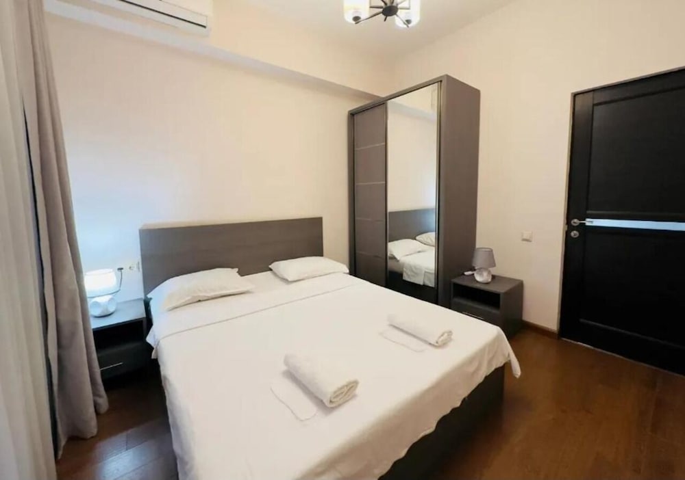 1bdr luxury apartment