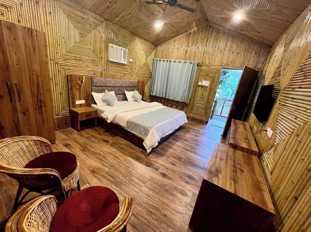 Bamboo Garden Cottages and Cafe