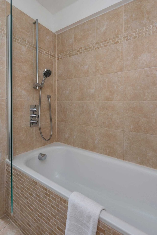 Unique 1-bed Apartment in Vibrant Balham