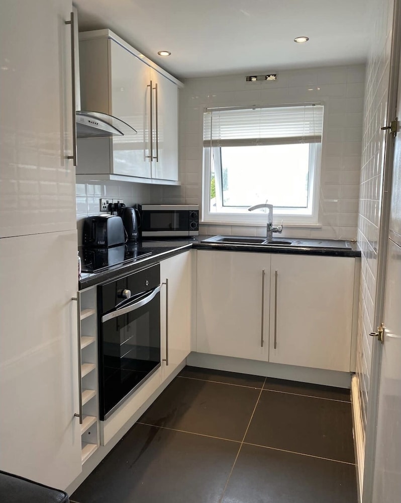 Inviting 2-bed Chalet in Caernarfon view 2