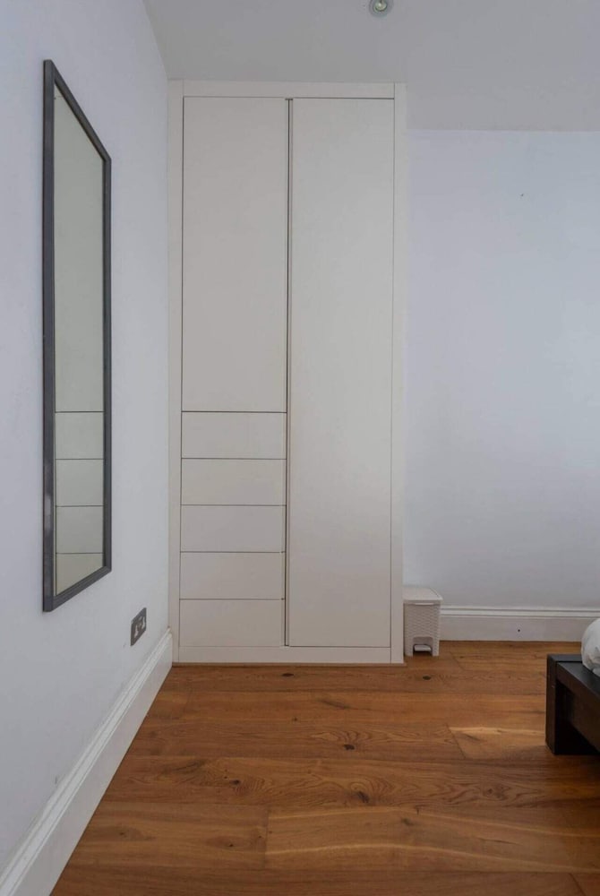 Ground Floor Apartment - Private Garden