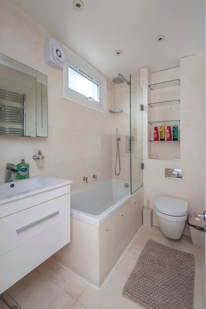 Ground Floor Apartment - Private Garden