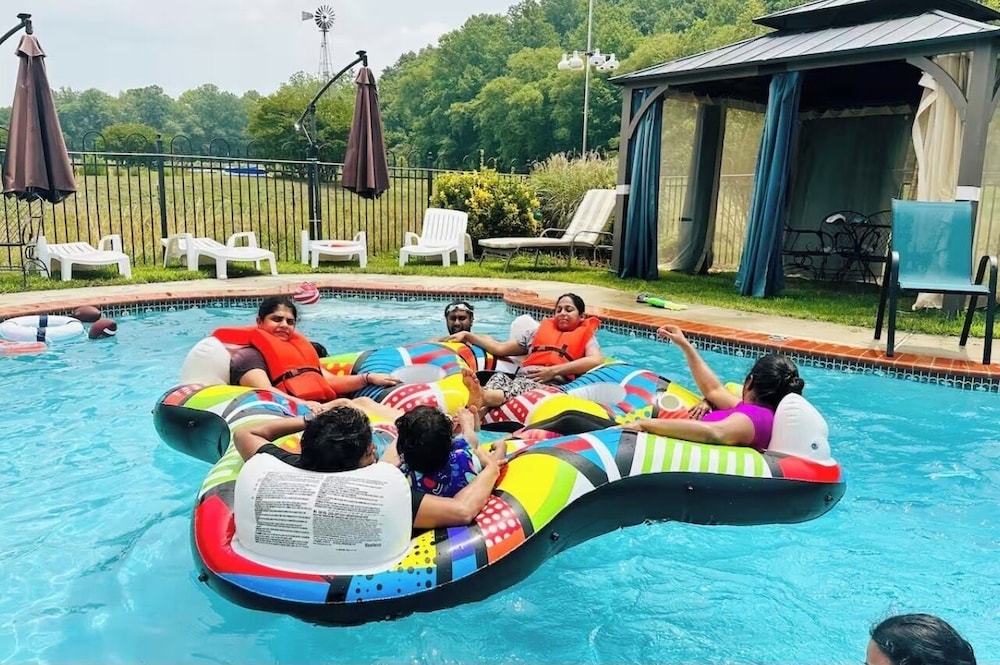 Oasis at Charitys Farm Resort