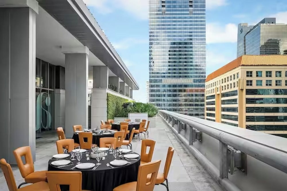 AKA Brickell Sea View by Palermo Home