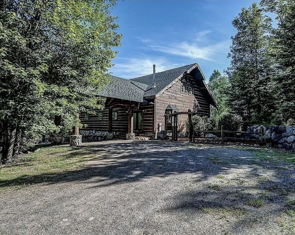 Beautiful Northwoods Getaway view 4